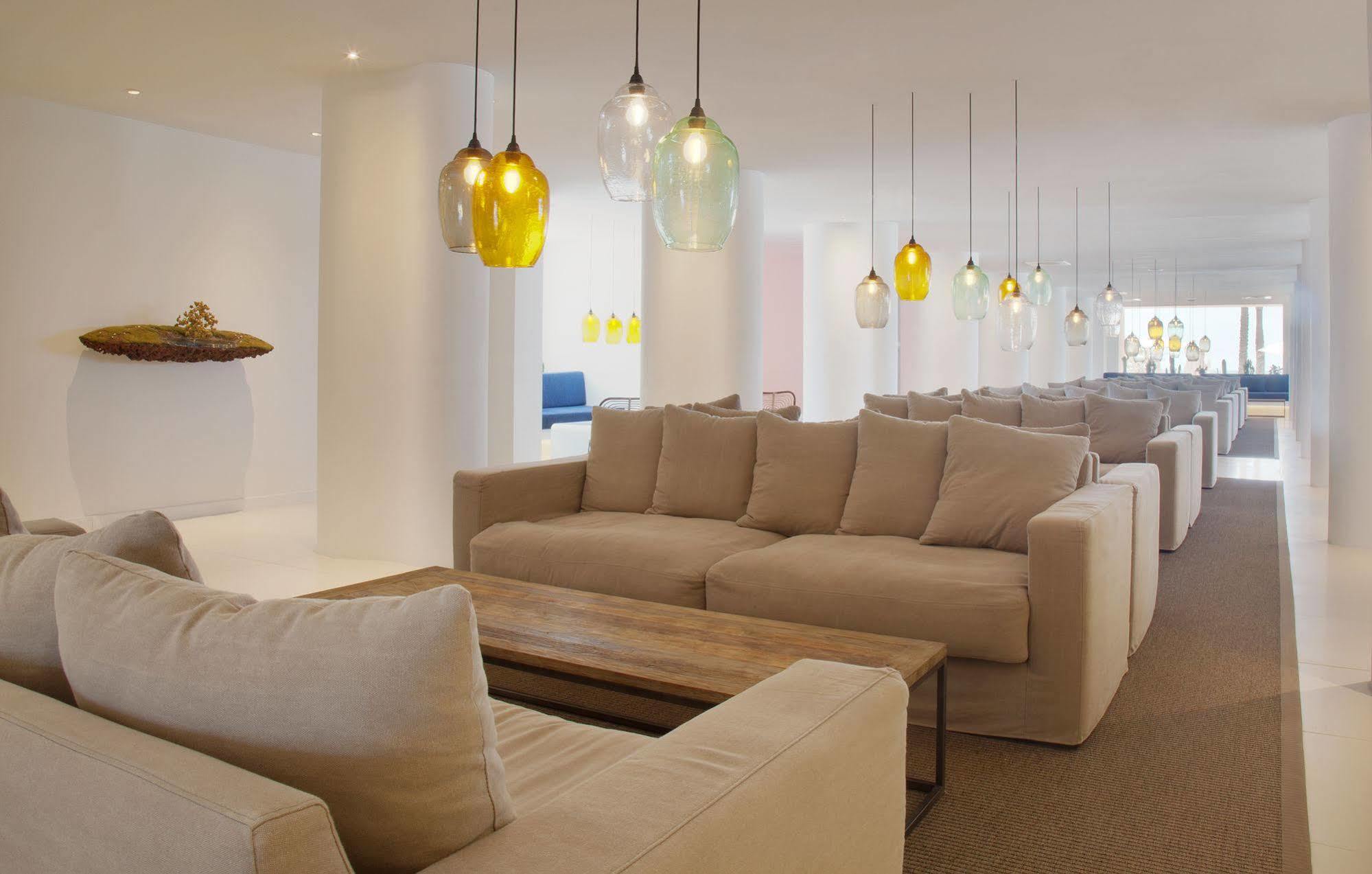 Hm Tropical Hotel 4*