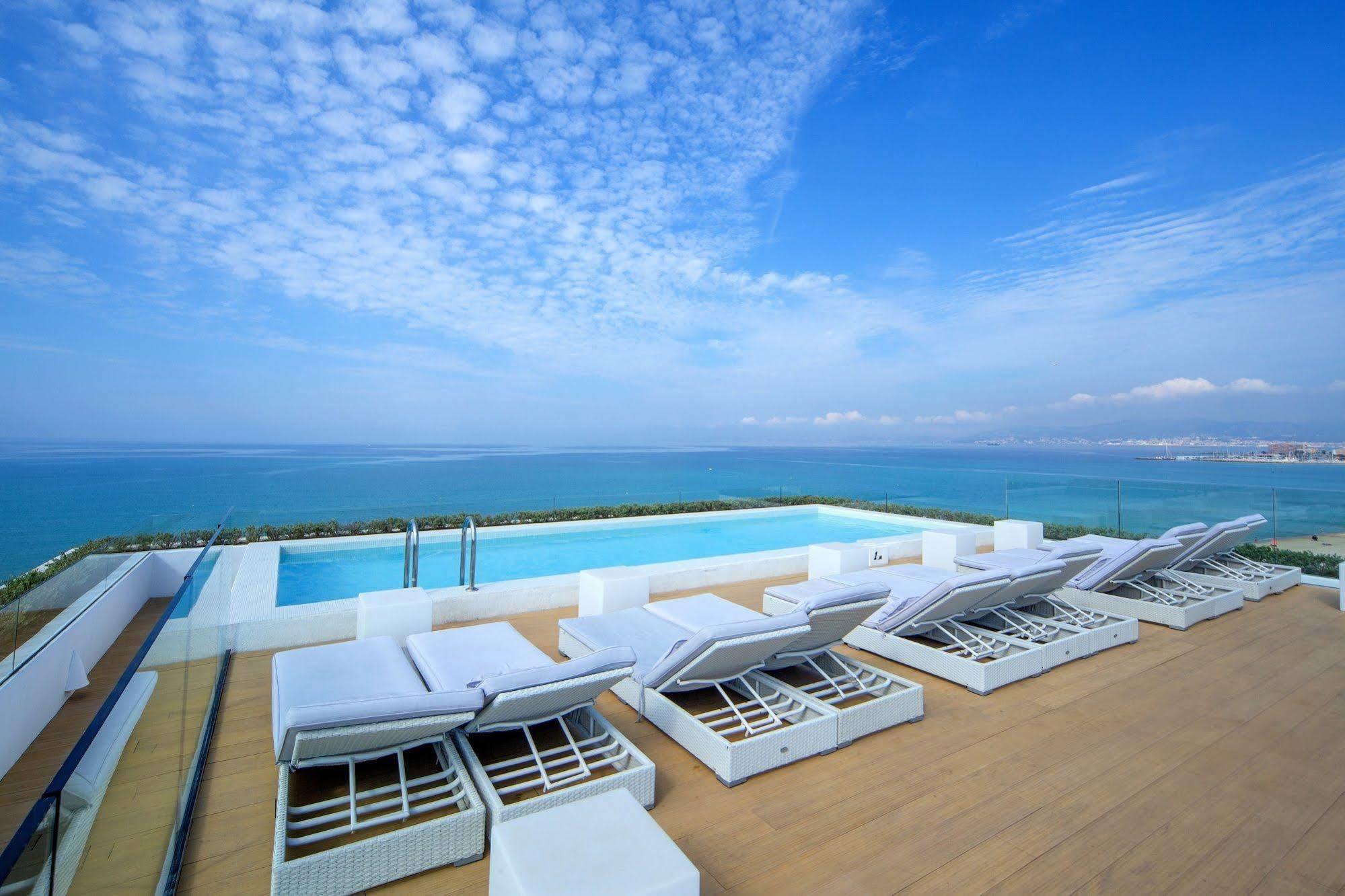 Hm Tropical Hotel 4*